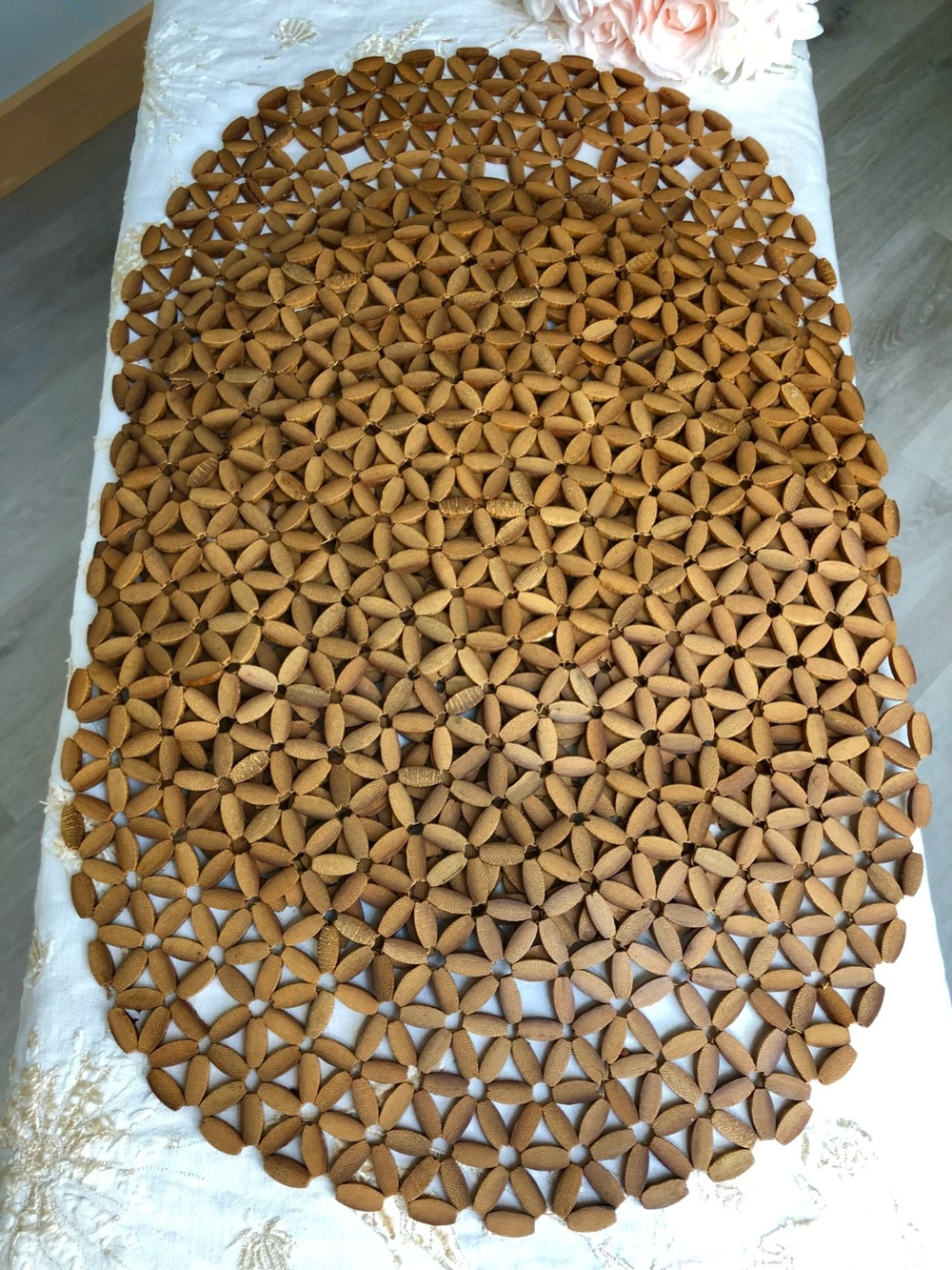 Vintage 1970’s Round Wood Daisy Floral Design Four Placemats